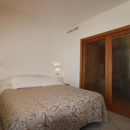 Hotel Residence Imperial ミザーノ・アドリアーティコ エクステリア 写真